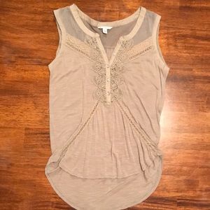 Lace detailed tank